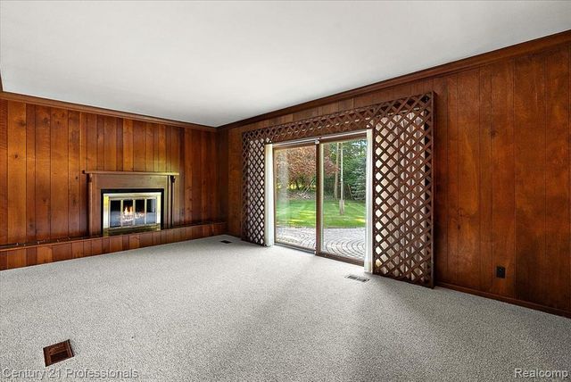 633 Foxhall Road, Bloomfield Hills, MI 48304