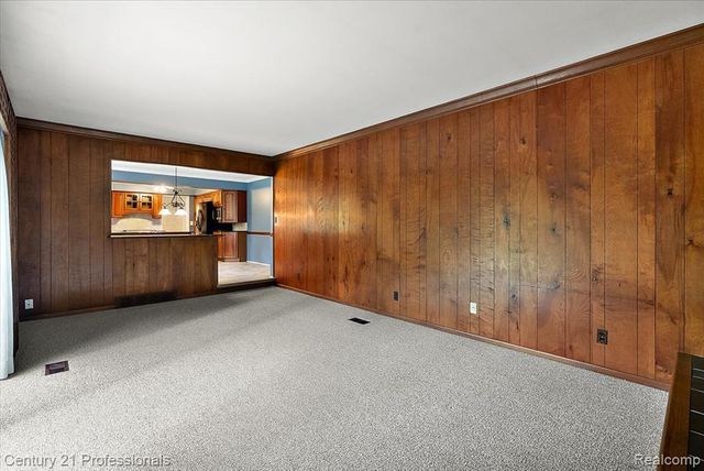 633 Foxhall Road, Bloomfield Hills, MI 48304