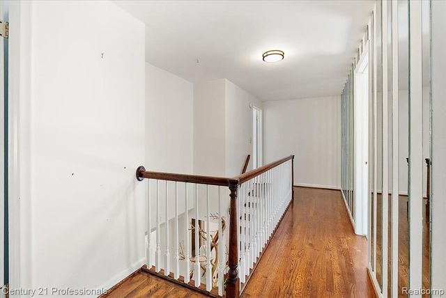 633 Foxhall Road, Bloomfield Hills, MI 48304