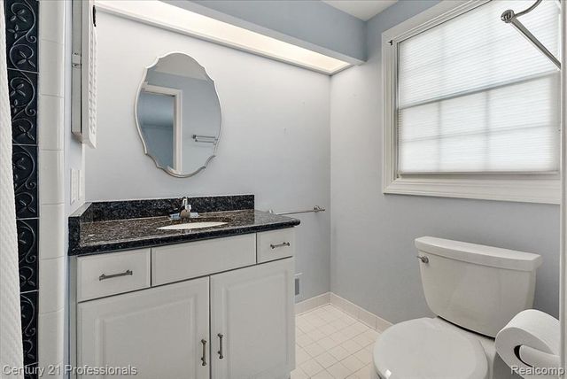 633 Foxhall Road, Bloomfield Hills, MI 48304