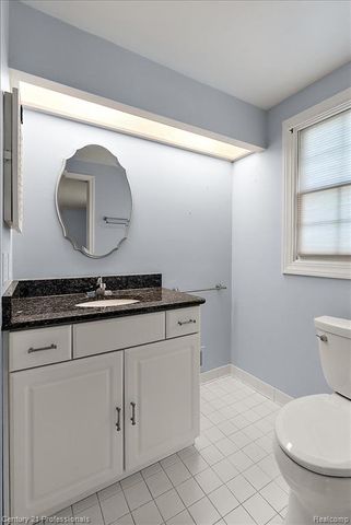 633 Foxhall Road, Bloomfield Hills, MI 48304