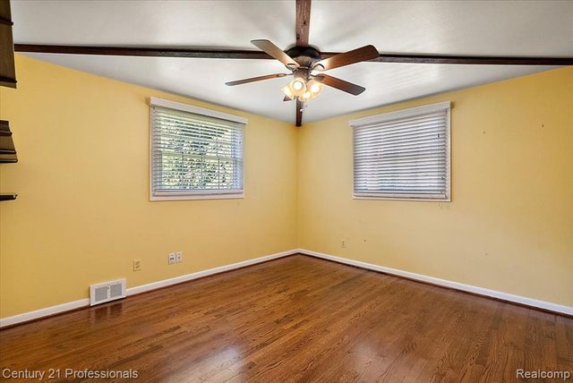 633 Foxhall Road, Bloomfield Hills, MI 48304