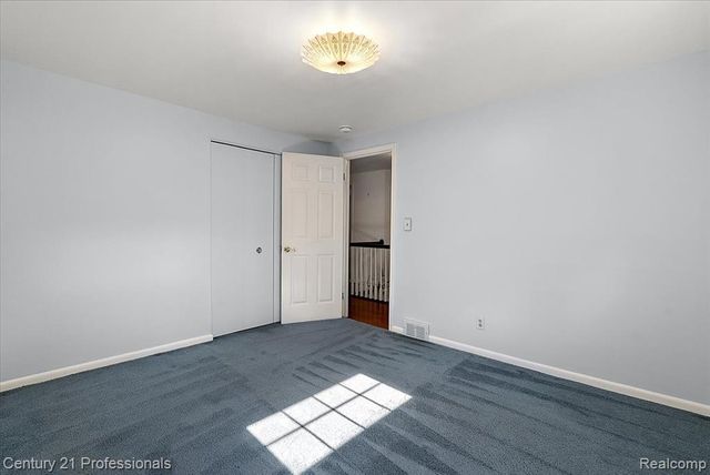 633 Foxhall Road, Bloomfield Hills, MI 48304