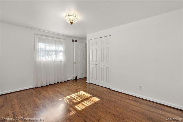 633 Foxhall Road, Bloomfield Hills, MI 48304