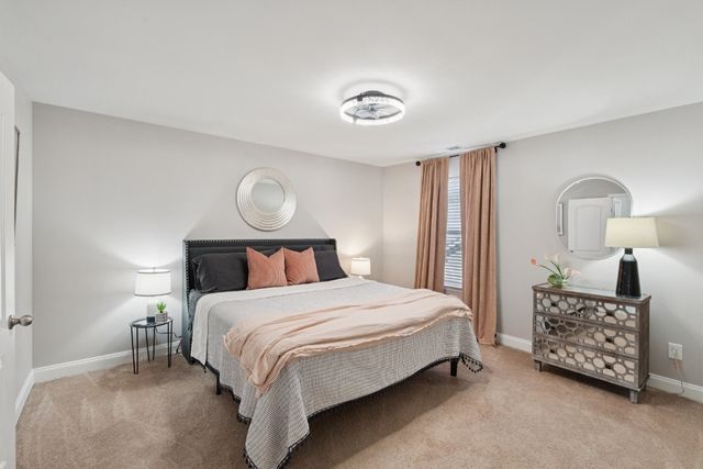 173 Monarchos Dr, Gallatin, TN 37066