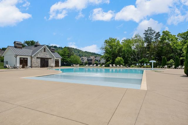 173 Monarchos Dr, Gallatin, TN 37066