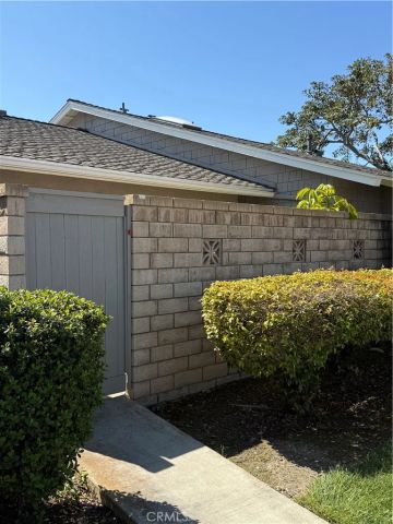8877 Tulare Drive 314B, Huntington Beach, CA 92646