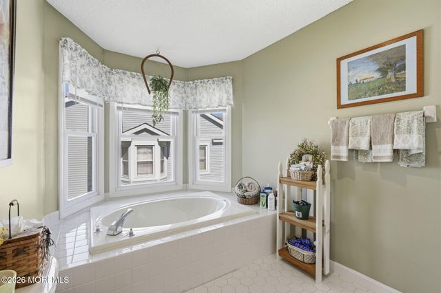 124 Magee Court, East Brunswick, NJ 08816