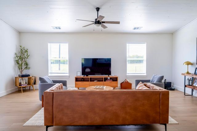 4260 County Road 3108, Campbell, TX 75422