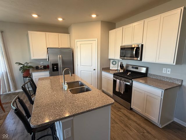 2600 Redding Drive, Whitestown, IN 46075