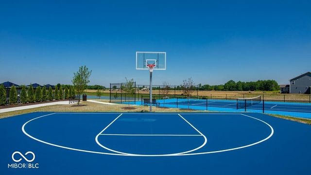 2600 Redding Drive, Whitestown, IN 46075