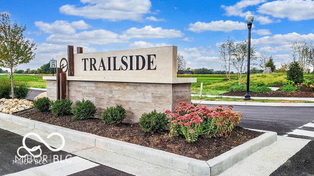 2600 Redding Drive, Whitestown, IN 46075