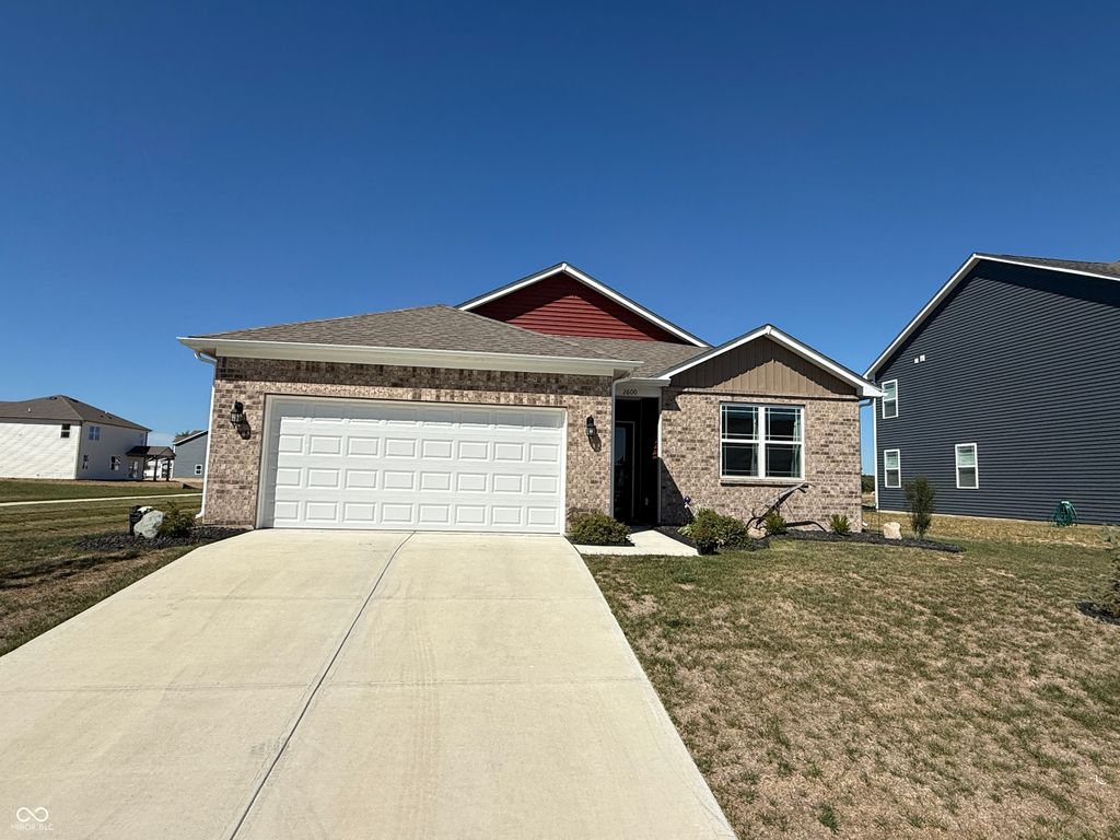 2600 Redding Drive, Whitestown, IN 46075