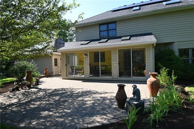7 Saddle Hill, Mendon, NY 14472
