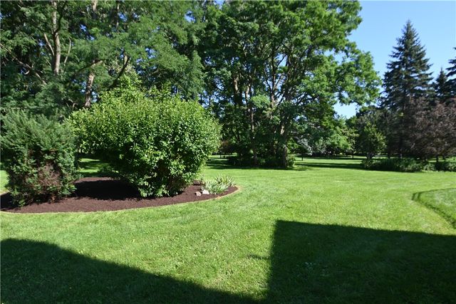 7 Saddle Hill, Mendon, NY 14472