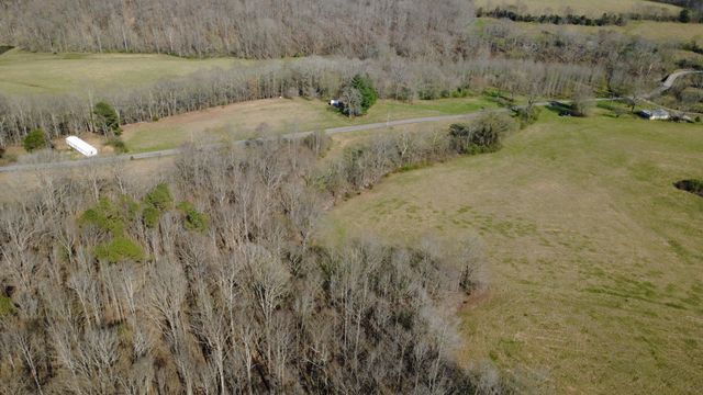 100 Concord Rd, Leoma, TN 38468