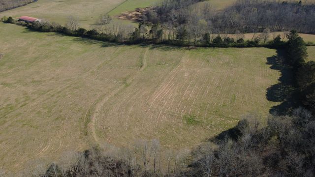 100 Concord Rd, Leoma, TN 38468