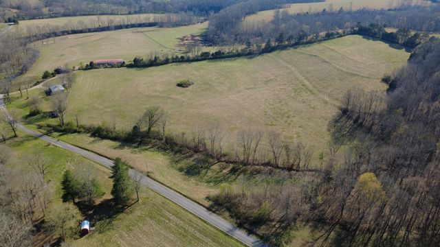 100 Concord Rd, Leoma, TN 38468