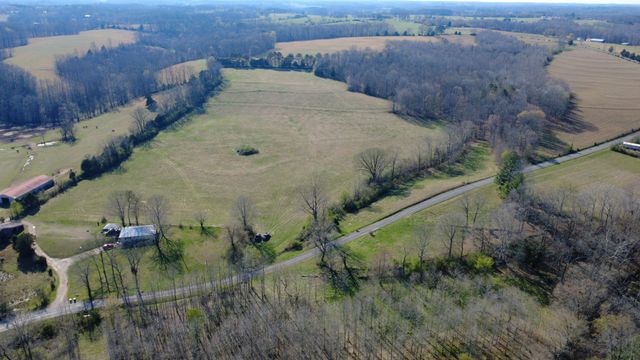 100 Concord Rd, Leoma, TN 38468