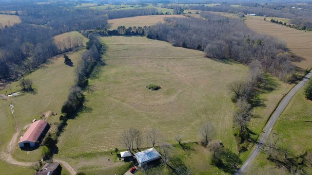 100 Concord Rd, Leoma, TN 38468