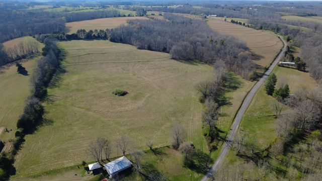 100 Concord Rd, Leoma, TN 38468