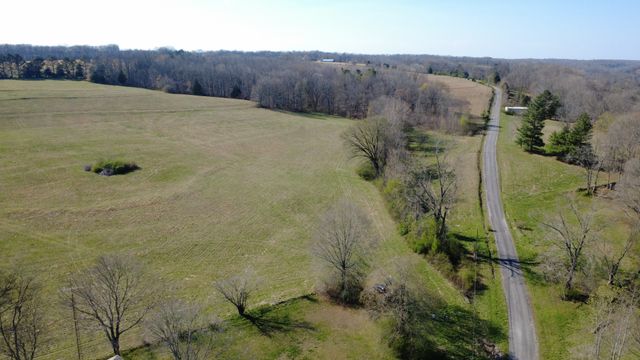 100 Concord Rd, Leoma, TN 38468