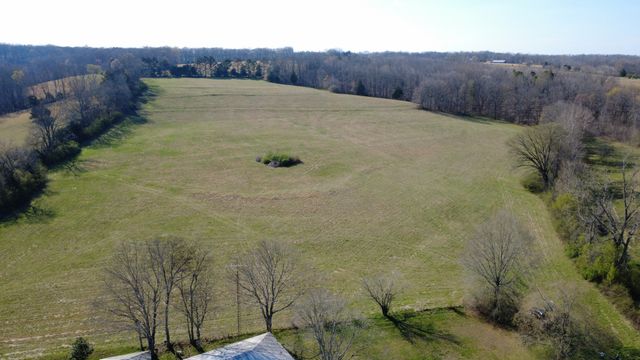 100 Concord Rd, Leoma, TN 38468