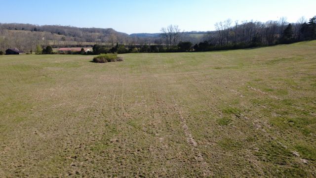 100 Concord Rd, Leoma, TN 38468