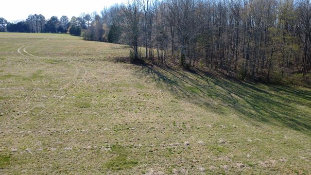 100 Concord Rd, Leoma, TN 38468