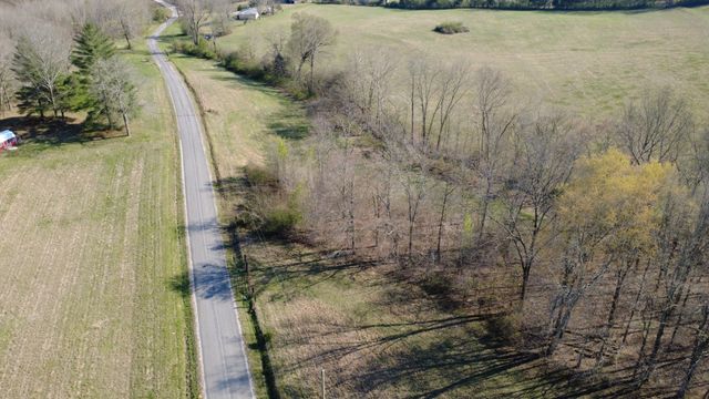 100 Concord Rd, Leoma, TN 38468