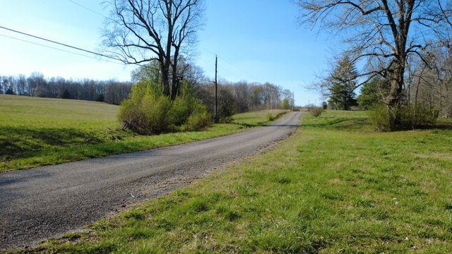100 Concord Rd, Leoma, TN 38468
