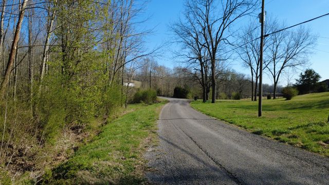 100 Concord Rd, Leoma, TN 38468