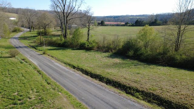 100 Concord Rd, Leoma, TN 38468