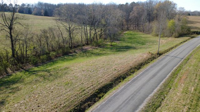 100 Concord Rd, Leoma, TN 38468