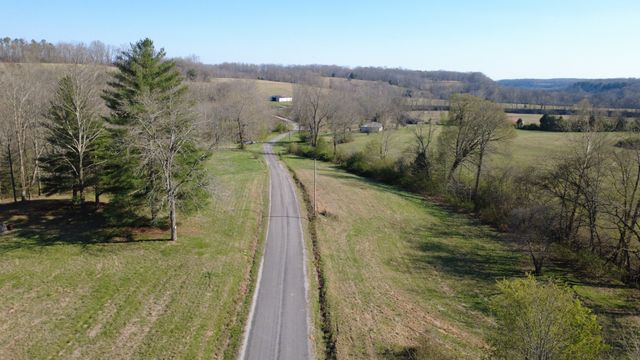 100 Concord Rd, Leoma, TN 38468