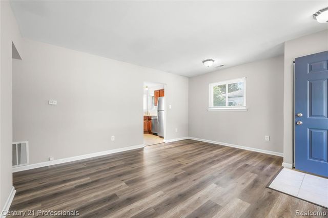 22830 Colgate Street, Farmington, MI 48336