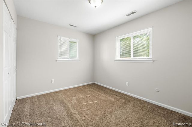 22830 Colgate Street, Farmington, MI 48336
