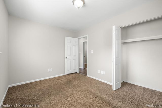 22830 Colgate Street, Farmington, MI 48336