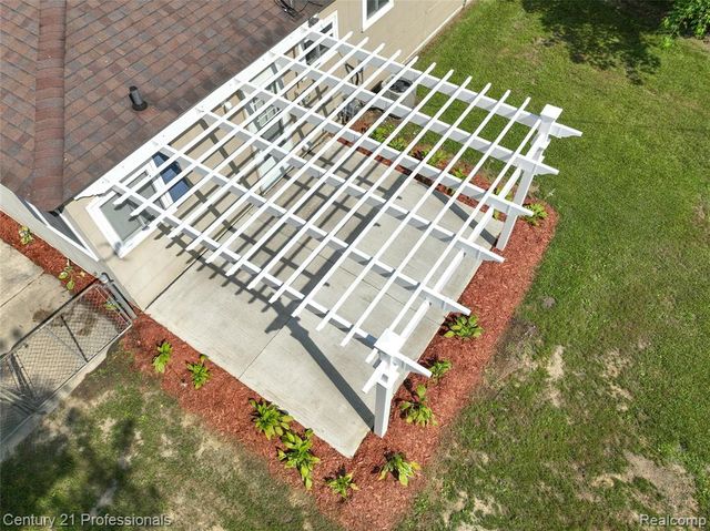 22830 Colgate Street, Farmington, MI 48336