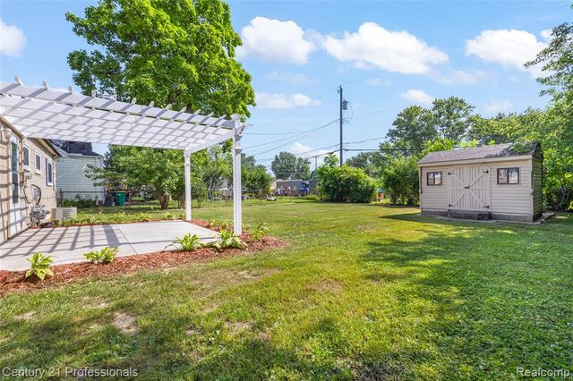 22830 Colgate Street, Farmington, MI 48336