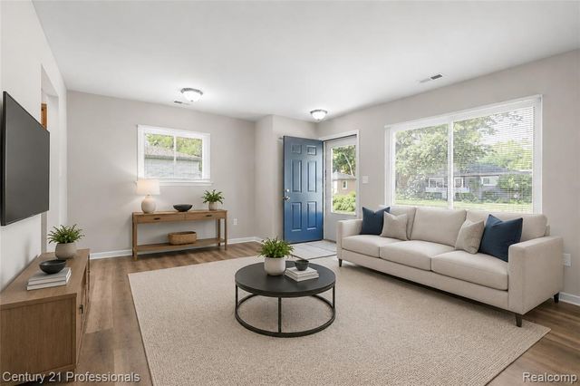 22830 Colgate Street, Farmington, MI 48336