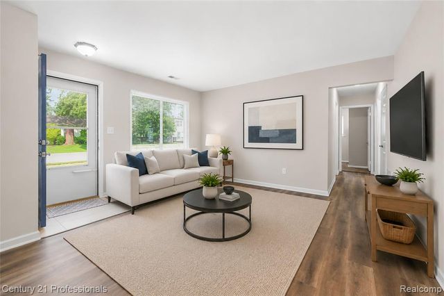 22830 Colgate Street, Farmington, MI 48336