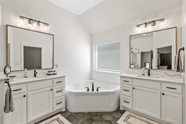 12825 Parkside Drive, Oklahoma City, OK 73173