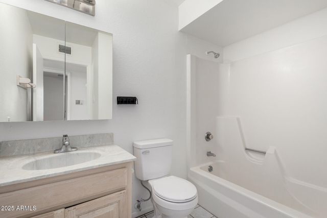 1025 E GREENWAY Drive, Tempe, AZ 85282