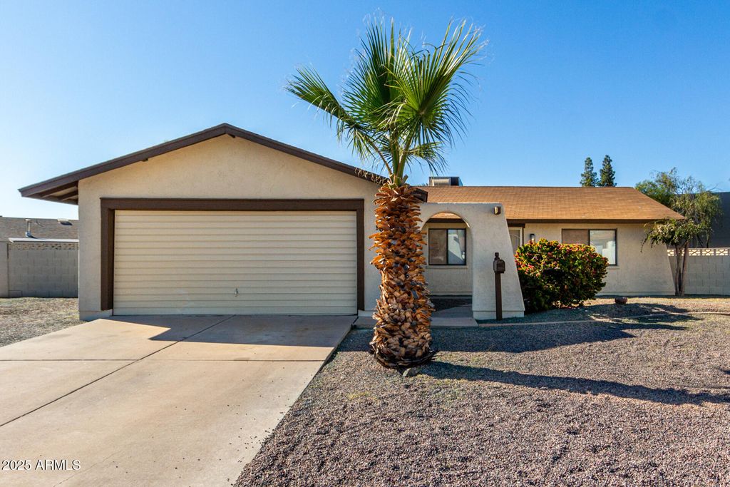 1025 E GREENWAY Drive, Tempe, AZ 85282