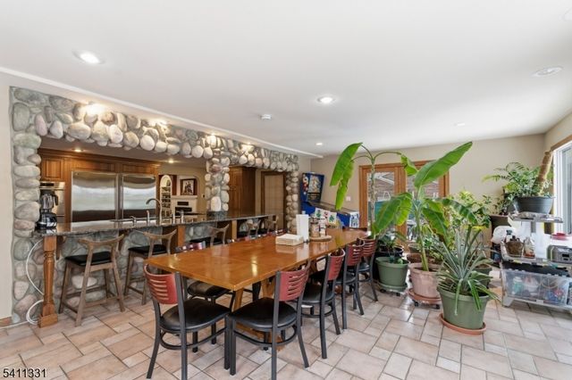 328 Hillside Ave, Livingston Twp., NJ 07039