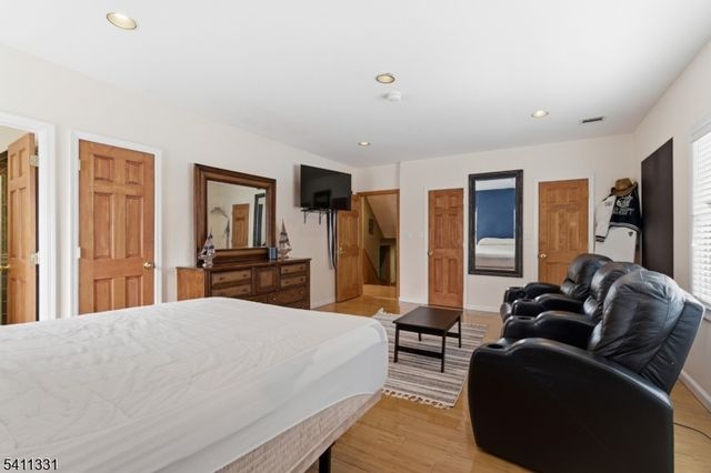 328 Hillside Ave, Livingston Twp., NJ 07039