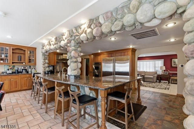 328 Hillside Ave, Livingston Twp., NJ 07039