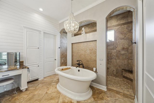 7 Ramrod, Hitchcock, TX 77563