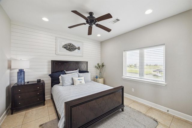 7 Ramrod, Hitchcock, TX 77563